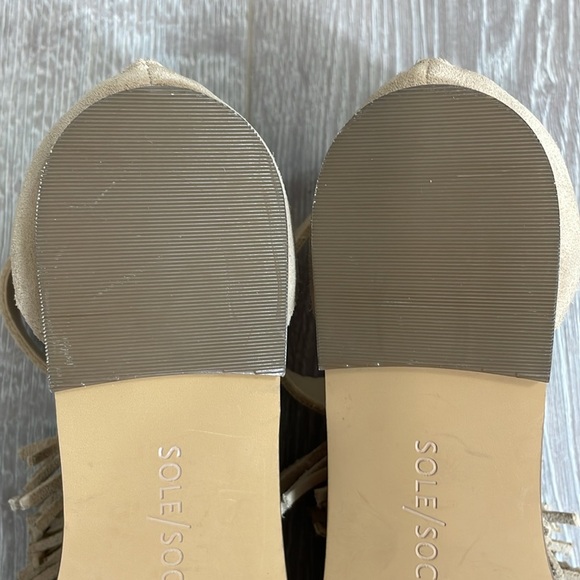NWOT Sole Society Koa Fringe Leather T-Strap Ankle Strap Flat Sandal Caramel 8.5 - Picture 13 of 15